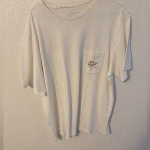 Vineyard Vines T Shirt Medium Big whale logo football helmet cotton white pocket